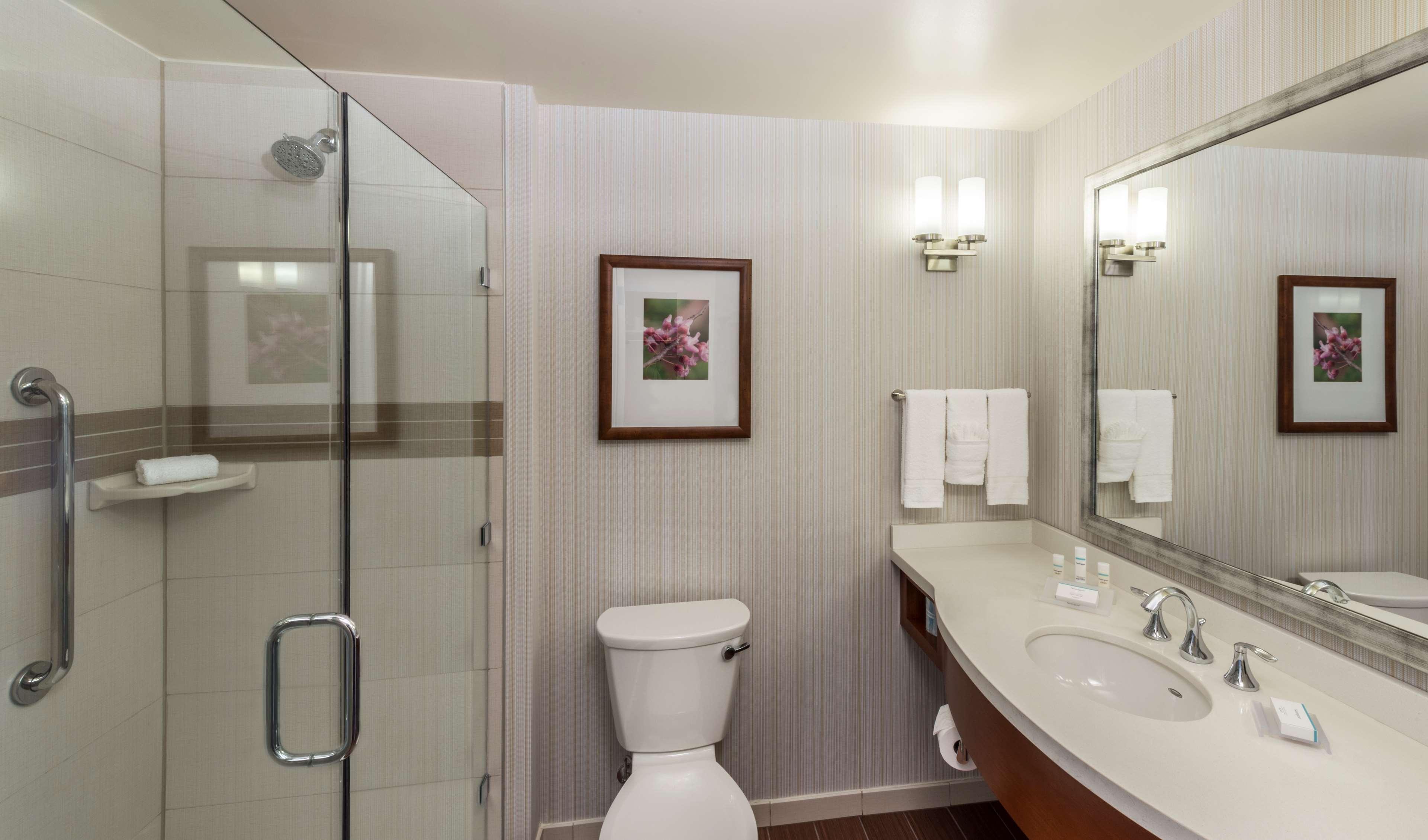 Hilton Garden Inn Alexandria Old Town National Harbor Exterior photo