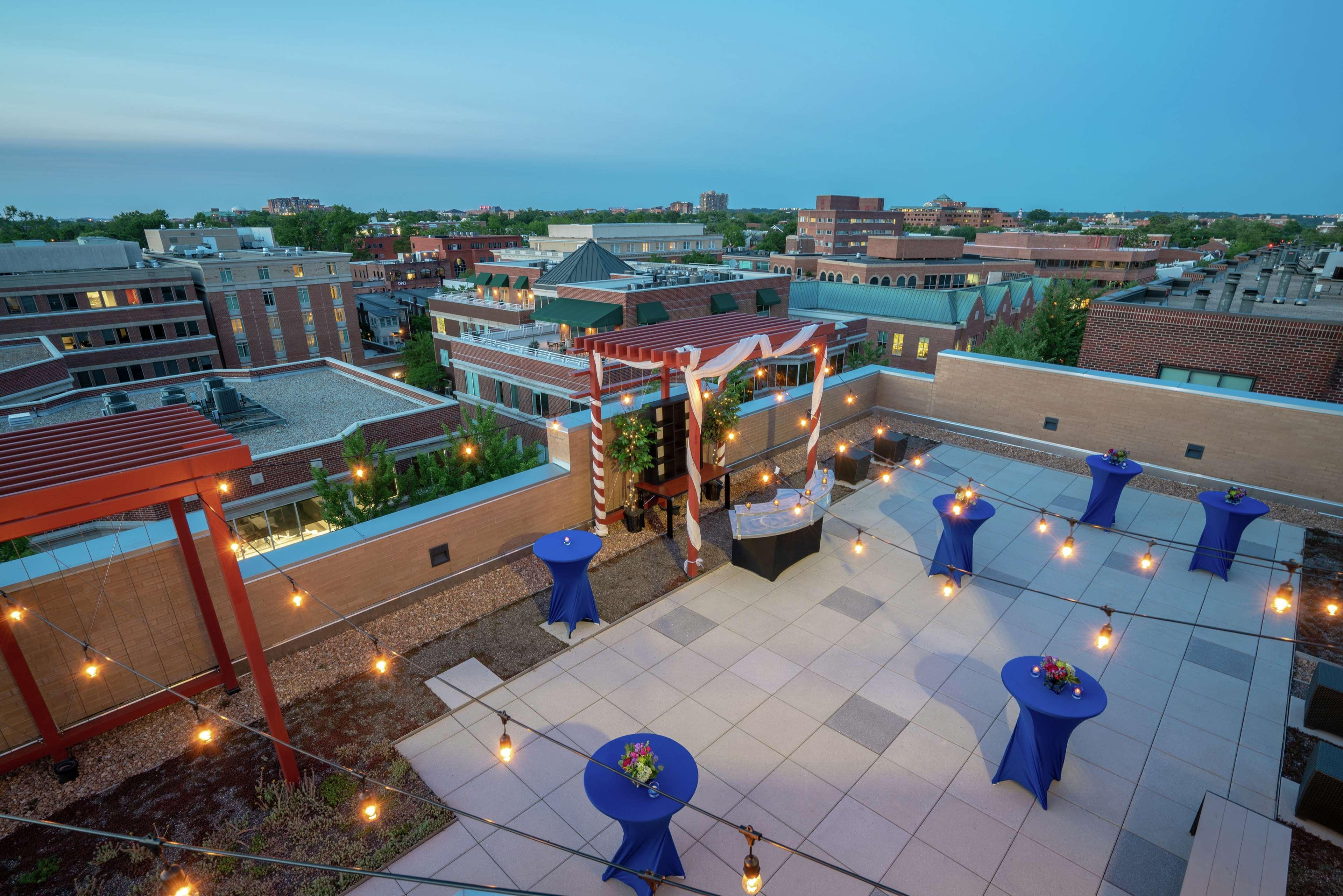 Hilton Garden Inn Alexandria Old Town National Harbor Exterior photo