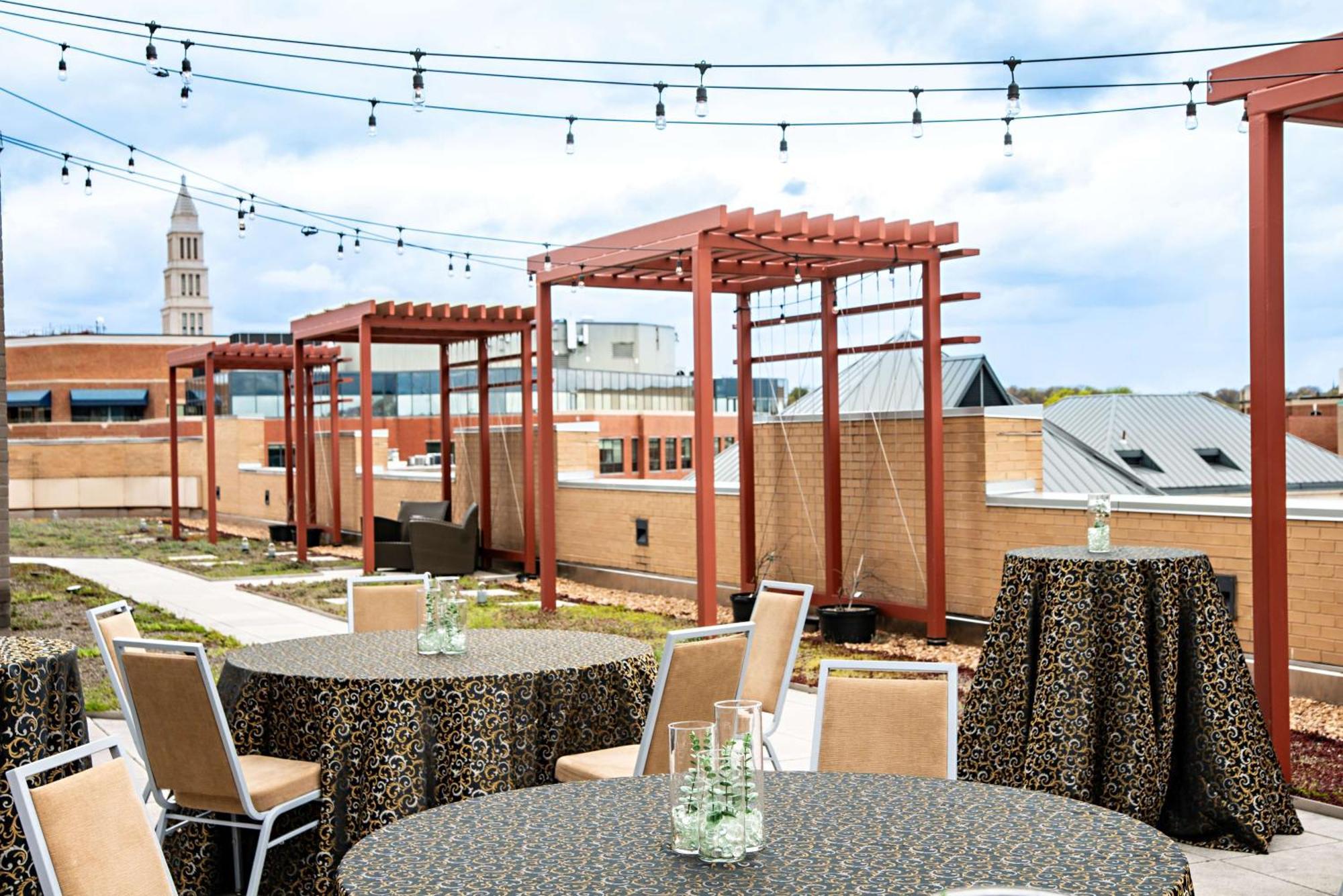 Hilton Garden Inn Alexandria Old Town National Harbor Exterior photo