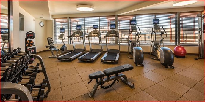 Hilton Garden Inn Alexandria Old Town National Harbor Exterior photo